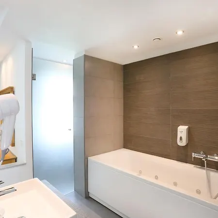Sentido Apollo Palace ホテル Mesongí